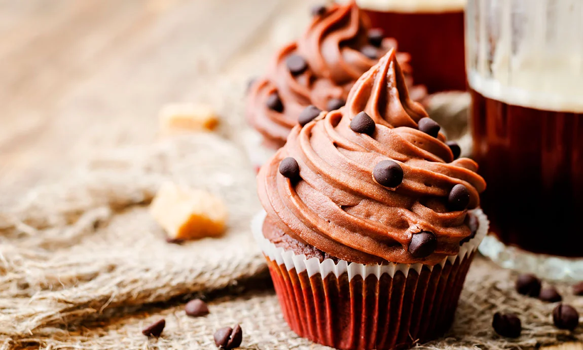 Imagen de Cupcakes con chips de chocolate y crema de café
